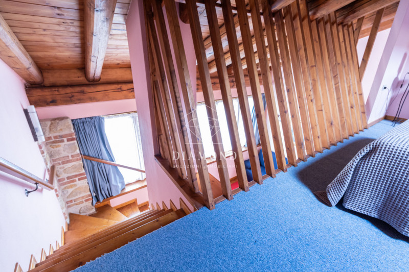 Monfumo versante nord:  casale tipico della zona, isolato ed immerso nel verde, con destinazione ...