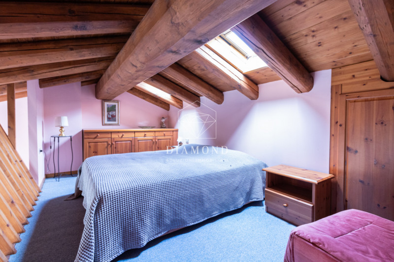 Monfumo versante nord:  casale tipico della zona, isolato ed immerso nel verde, con destinazione ...