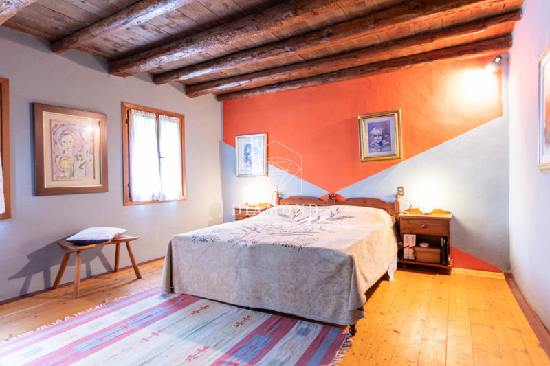 Monfumo versante nord:  casale tipico della zona, isolato ed immerso nel verde, con destinazione ...