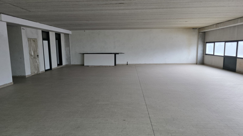 A Trissino, in posizione strategica e comoda alla principale viabilità del paese, proponiamo in v...
