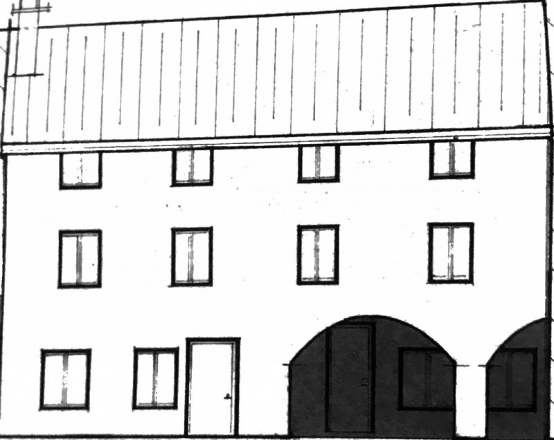 Ampia casa di corte, in pieno centro storico nella frazione di Durlo, unica casa con portico priv...