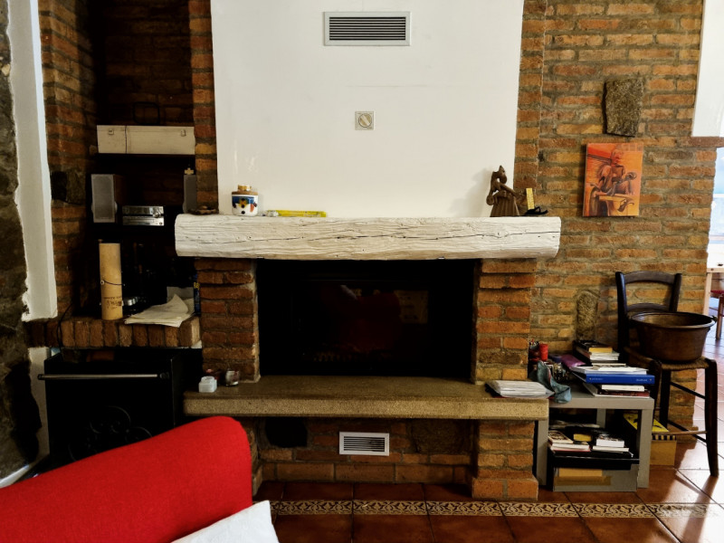 Favolosa casa singola composta da: ampio portico con ingresso, sala da pranzo, cucina, spazioso e...