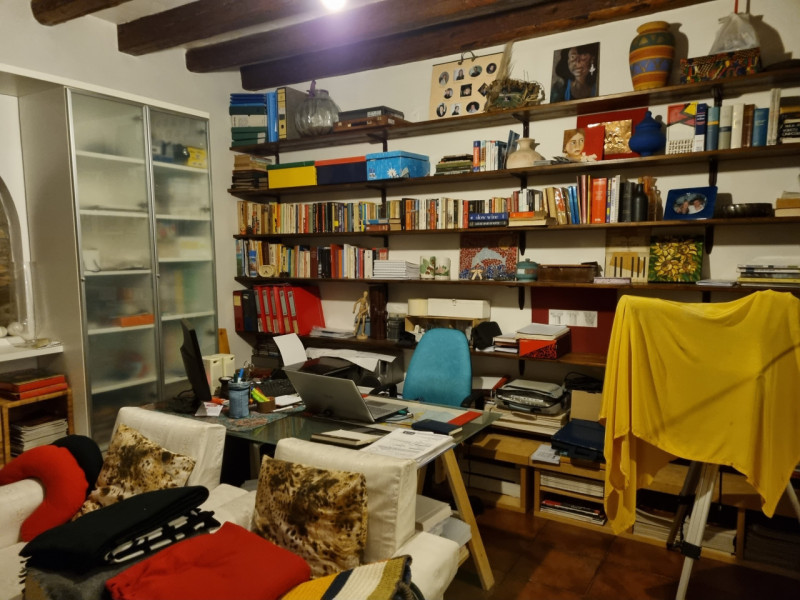 Favolosa casa singola composta da: ampio portico con ingresso, sala da pranzo, cucina, spazioso e...