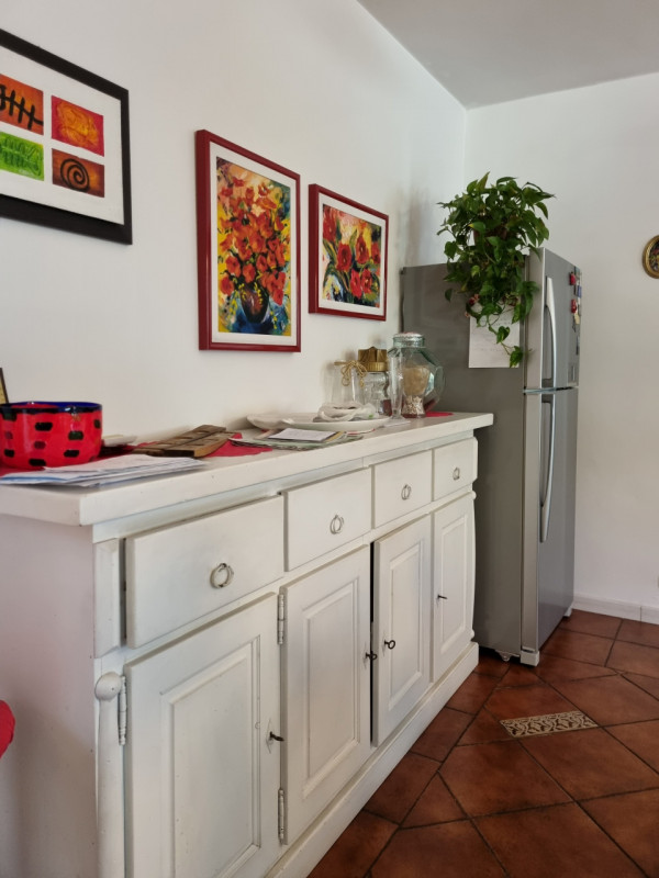 Favolosa casa singola composta da: ampio portico con ingresso, sala da pranzo, cucina, spazioso e...