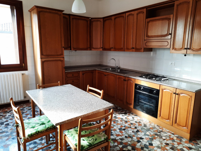 Vicenza Affitto Appartamento quadrilocale