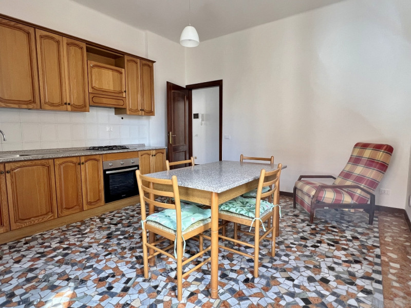 BICAMERE AMPIO E RIAMMODERNATO IN LOCAZIONE A VICENZA - ZONA FERROVIERI - Rif. 7652
CONTRATTO 3+2...