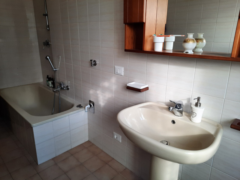 BICAMERE AMPIO E RIAMMODERNATO IN LOCAZIONE A VICENZA - ZONA FERROVIERI - Rif. 7652
CONTRATTO 3+2...