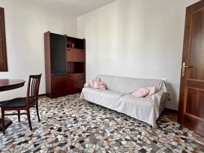 BICAMERE AMPIO E RIAMMODERNATO IN LOCAZIONE A VICENZA - ZONA FERROVIERI - Rif. 7652
CONTRATTO 3+2...