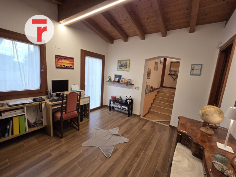 Mejaniga - Zona centrale e comoda a tutti i servizi del quartiere come fermata autobus, scuole, s...