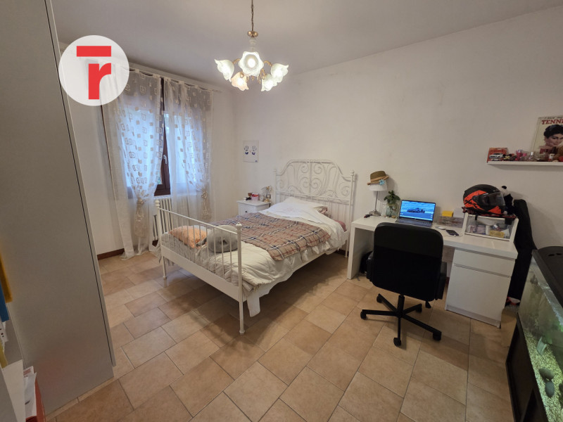 Mejaniga - Zona centrale e comoda a tutti i servizi del quartiere come fermata autobus, scuole, s...