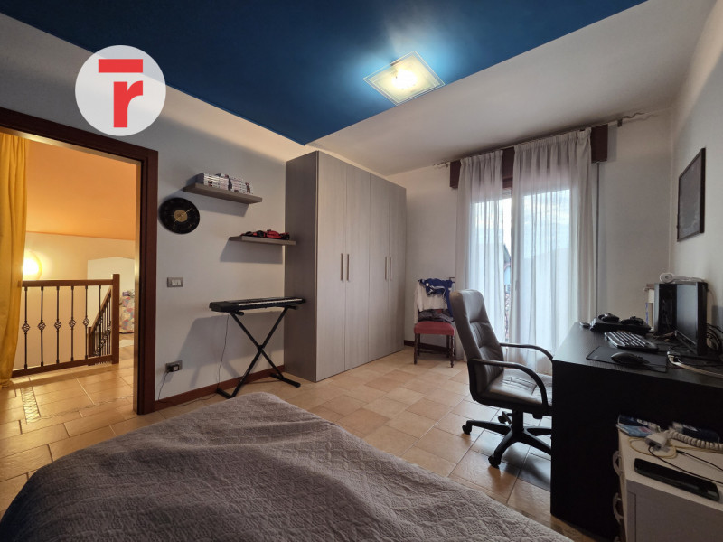 Mejaniga - Zona centrale e comoda a tutti i servizi del quartiere come fermata autobus, scuole, s...