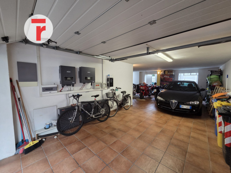 Mejaniga - Zona centrale e comoda a tutti i servizi del quartiere come fermata autobus, scuole, s...