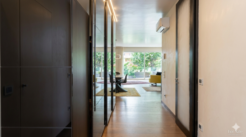 (Per INFO Monica 3482688677) Scopri questo straordinario loft open-space situato nel cuore di Pad...