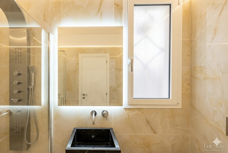 (Per INFO Monica 3482688677) Scopri questo straordinario loft open-space situato nel cuore di Pad...