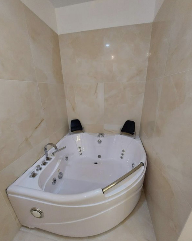 (Per INFO Monica 3482688677) Scopri questo straordinario loft open-space situato nel cuore di Pad...