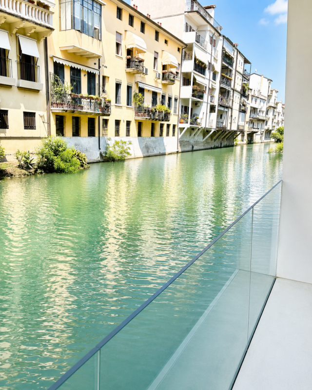 (Per INFO Monica 3482688677) Scopri questo straordinario loft open-space situato nel cuore di Pad...