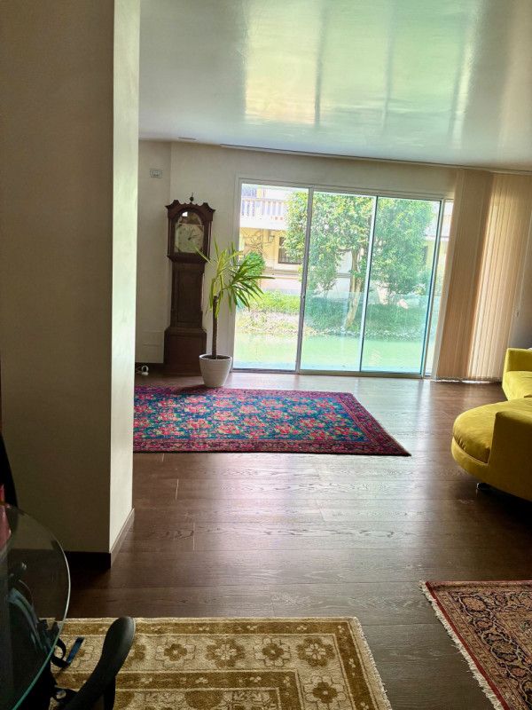 (Per INFO Monica 3482688677) Scopri questo straordinario loft open-space situato nel cuore di Pad...