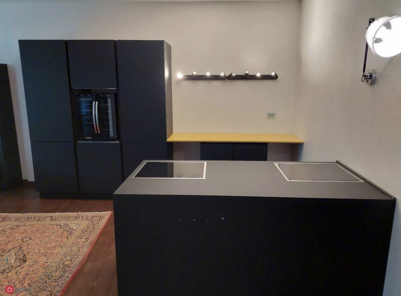 (Per INFO Monica 3482688677) Scopri questo straordinario loft open-space situato nel cuore di Pad...