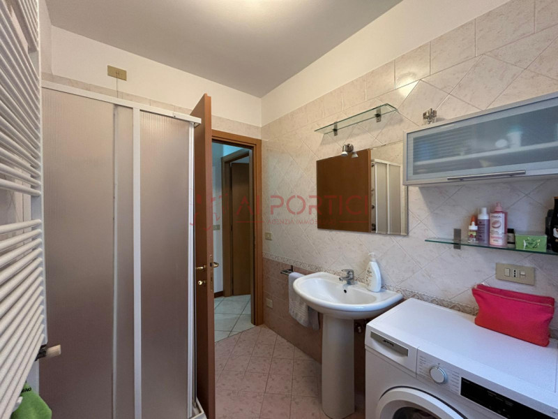 PIOVE DI SACCO – APPARTAMENTO arredato posto all’ultimo piano di una palazzina servita di ascenso...