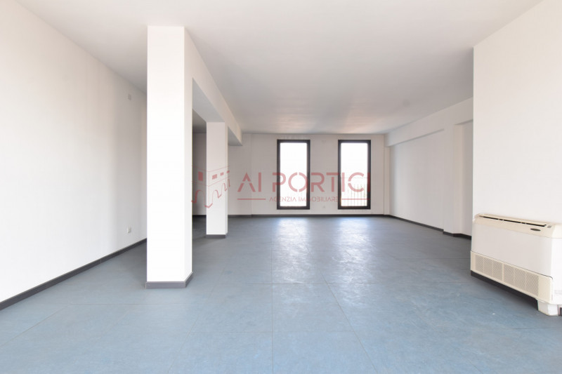 PIOVE DI SACCO - APPARTAMENTO di 73 mq. calpestabili, attualmente accatastato come ufficio ma è i...