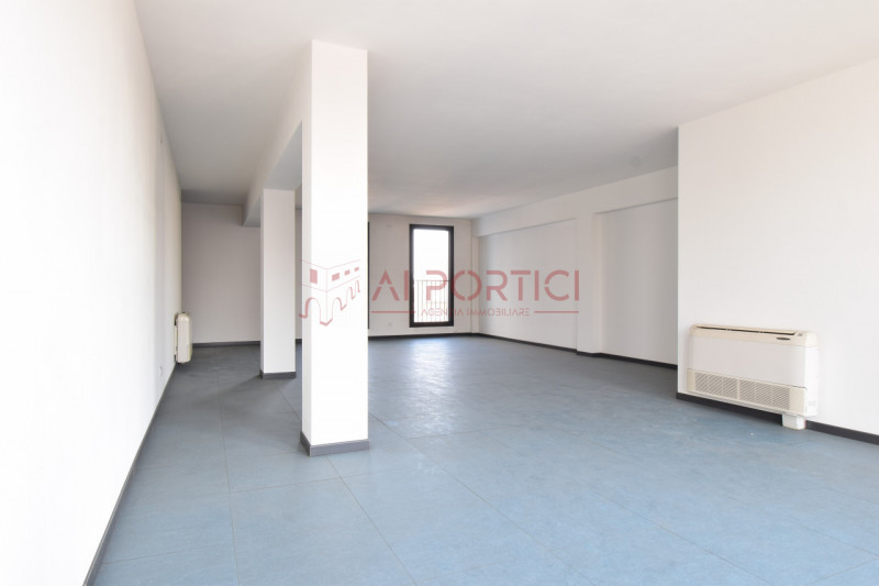 PIOVE DI SACCO - APPARTAMENTO di 73 mq. calpestabili, attualmente accatastato come ufficio ma è i...