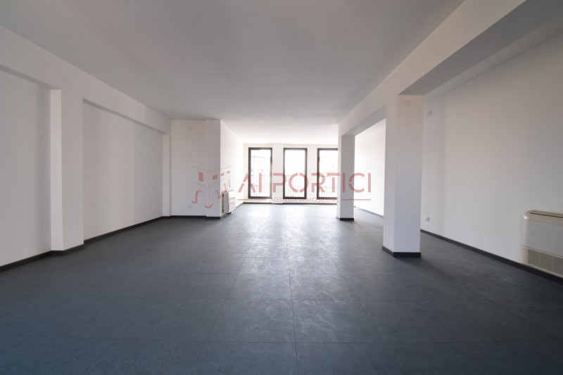 PIOVE DI SACCO - APPARTAMENTO di 73 mq. calpestabili, attualmente accatastato come ufficio ma è i...