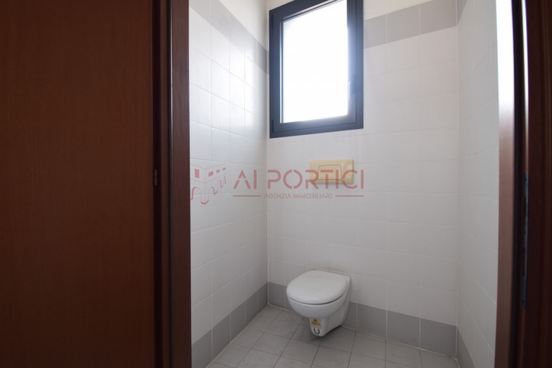 PIOVE DI SACCO - APPARTAMENTO di 73 mq. calpestabili, attualmente accatastato come ufficio ma è i...