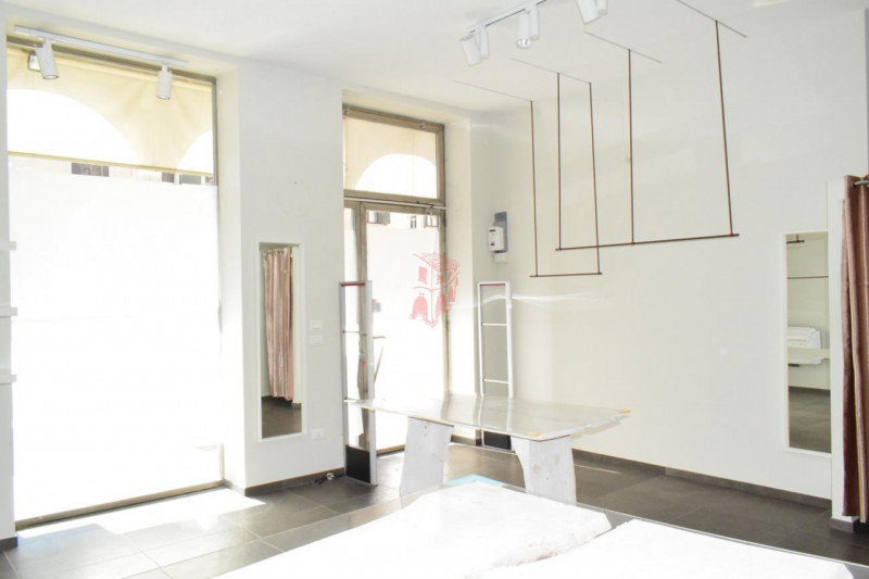 PIOVE DI SACCO centro storico – Nella via commercialmente più importante del paese, di recente ri...