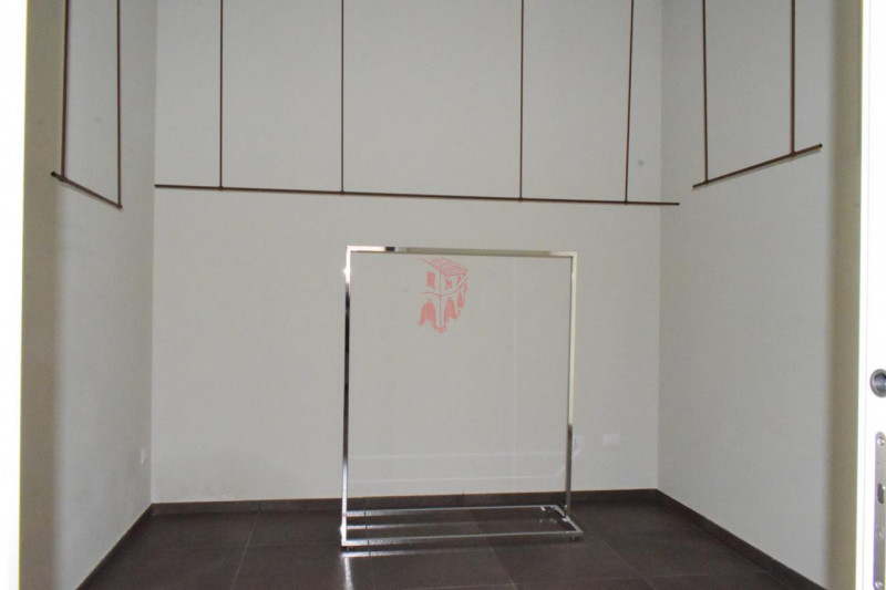 PIOVE DI SACCO centro storico – Nella via commercialmente più importante del paese, di recente ri...