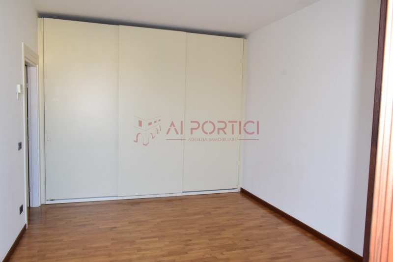 PIOVE DI SACCO – Luminoso e spazioso APPARTAMENTO con MANSARDA posto in tranquillo quartiere peri...