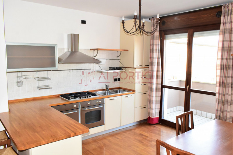 PIOVE DI SACCO – Luminoso e spazioso APPARTAMENTO con MANSARDA posto in tranquillo quartiere peri...