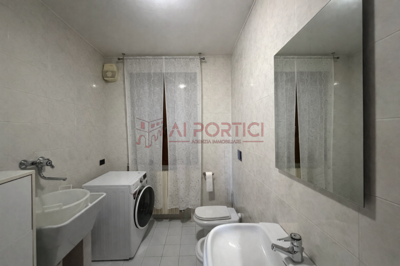 Campagnola di BRUGINE – APPARTAMENTO sviluppato in 2 piani con terrazzo, così composto: al piano ...