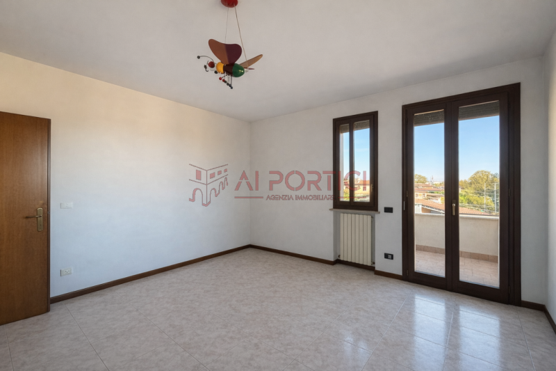 Campagnola di BRUGINE – APPARTAMENTO sviluppato in 2 piani con terrazzo, così composto: al piano ...