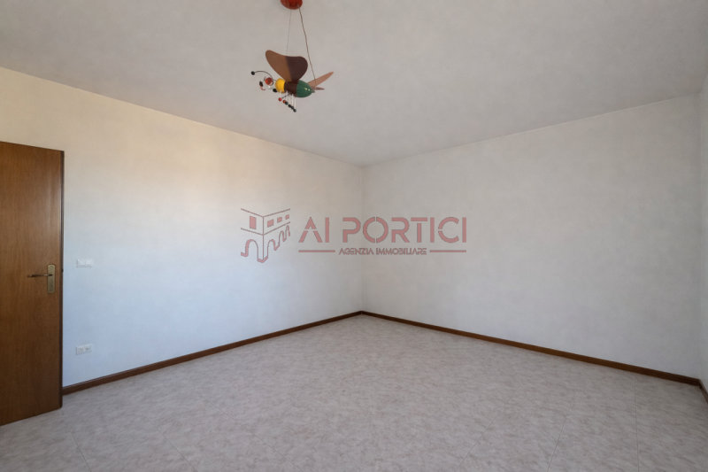 Campagnola di BRUGINE – APPARTAMENTO sviluppato in 2 piani con terrazzo, così composto: al piano ...