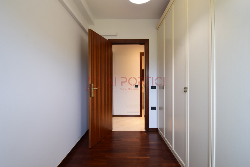 PIOVE DI SACCO - luminoso APPARTAMENTO arredato posto al piano primo su palazzina senza ascensore...