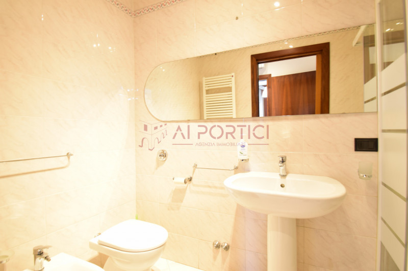 PIOVE DI SACCO - luminoso APPARTAMENTO arredato posto al piano primo su palazzina senza ascensore...