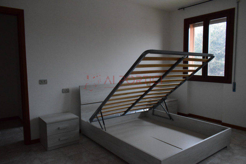 PIOVE DI SACCO  – Appartamento ARREDATO posto in condominio con basse spese condominiali con vist...