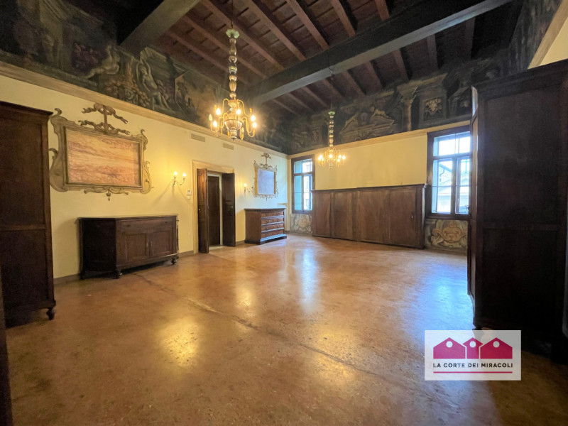 Vicenza Affitto Appartamento più di 5 locali