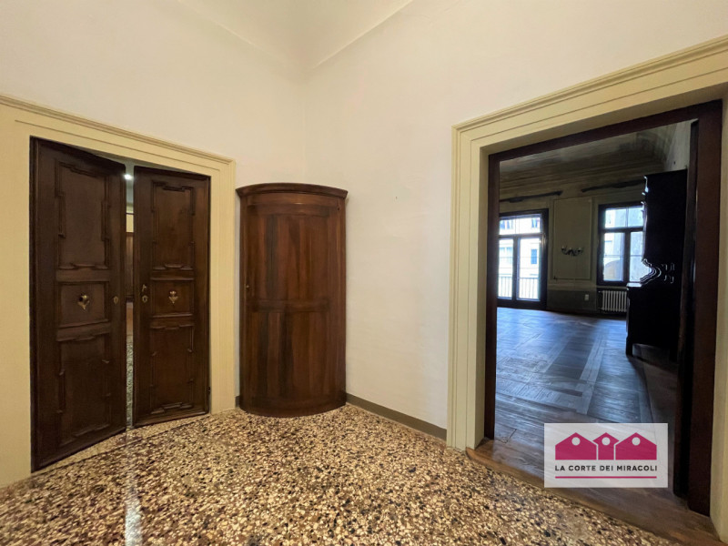 DISPONIBILE DA LUGLIO 2026 - SOLO CONTRATTO CON RESIDENZA - VICENZA: AL SECONDO PIANO DI UN PREST...