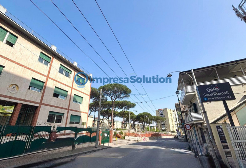 Napoli Affitto Negozio