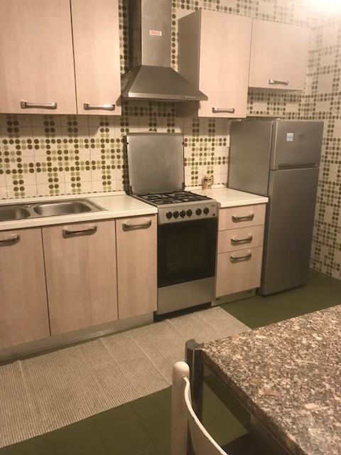 Appartamento del 1970 al secondo piano e ultimo con due terrazze abitabili, si compone di ampio i...