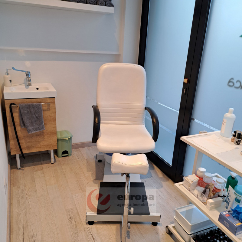 A VICENZA, viale Margherita, strada intensamente trafficata, fronte mura del Centro storico, ben ...