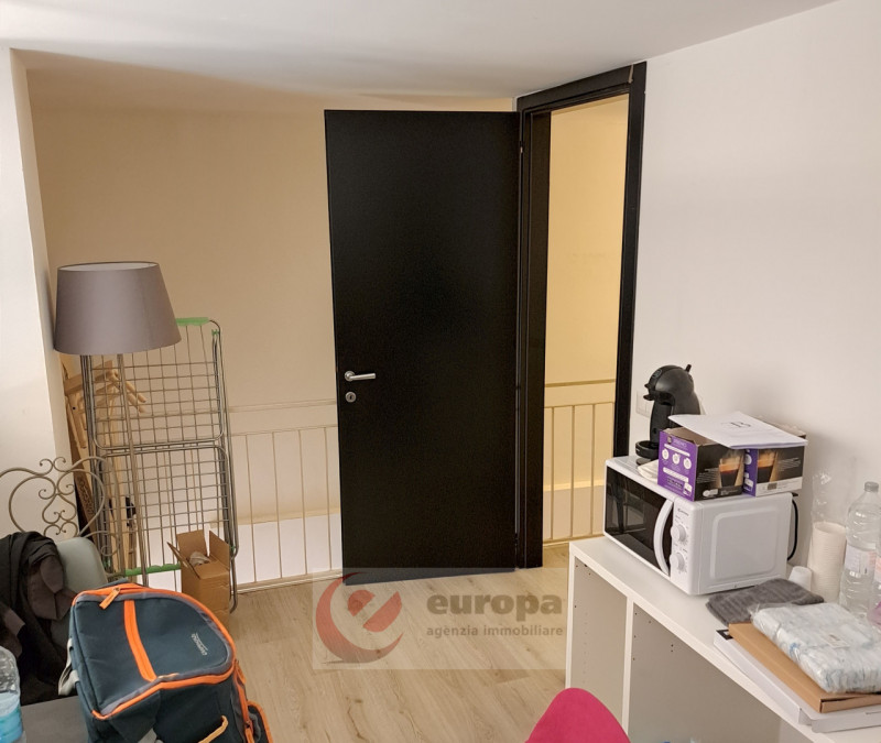 A VICENZA, viale Margherita, strada intensamente trafficata, fronte mura del Centro storico, ben ...