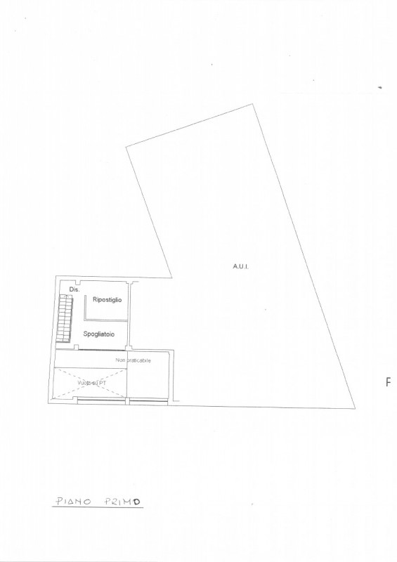 A VICENZA, viale Margherita, strada intensamente trafficata, fronte mura del Centro storico, ben ...