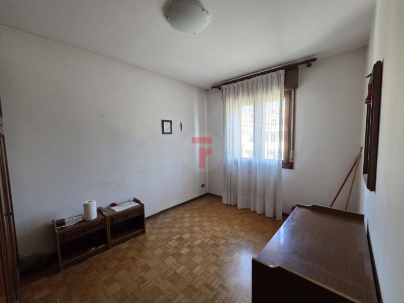 Cadoneghe - Località Mejaniga. In zona comoda a tutti i servizi del quartiere come ufficio postal...