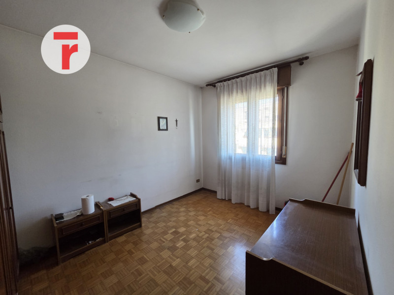 Cadoneghe - Località Mejaniga. In zona comoda a tutti i servizi del quartiere come ufficio postal...