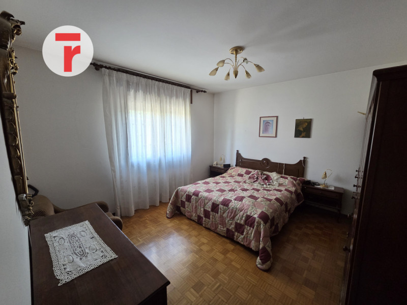 Cadoneghe - Località Mejaniga. In zona comoda a tutti i servizi del quartiere come ufficio postal...