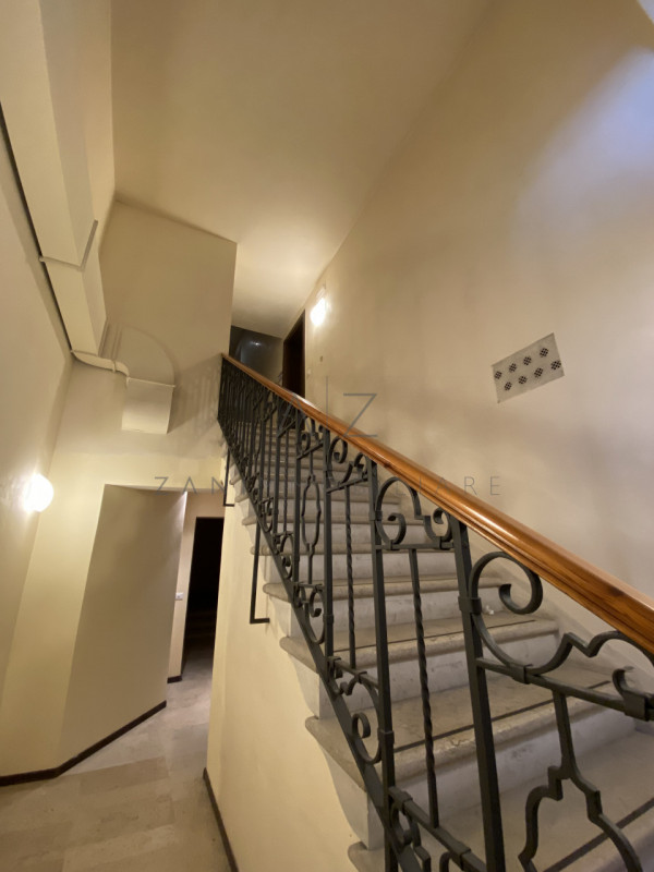 Proponiamo in affitto luminosi e spaziosi uffici situati nel centro di Castelfranco Veneto, con v...