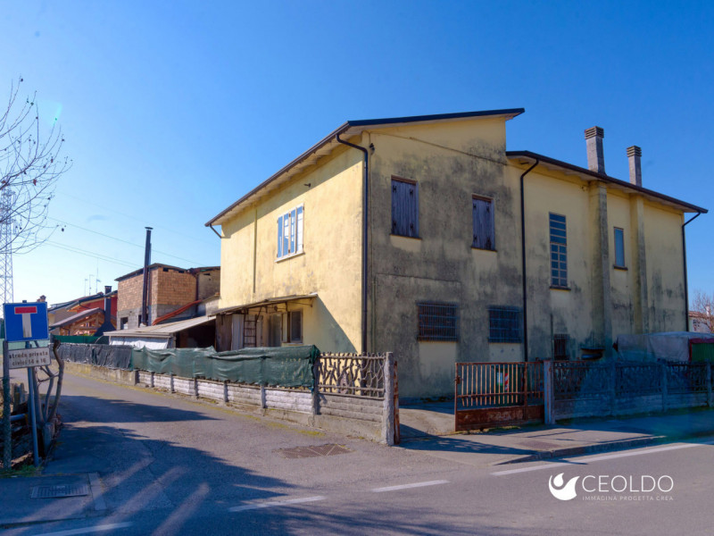 VIGONZA - FRAZIONE di PIONCA: in ottima posizione TRANQUILLA a breve distanza dal CENTRO PAESE e ...