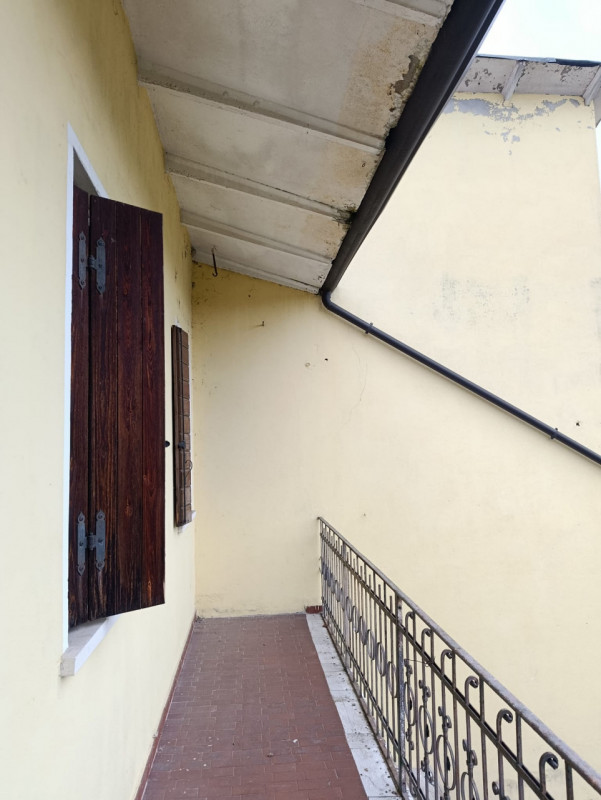 VIGONZA - frazione: in posizione tranquilla, a breve distanza dal centro paese, dai servizi e dal...